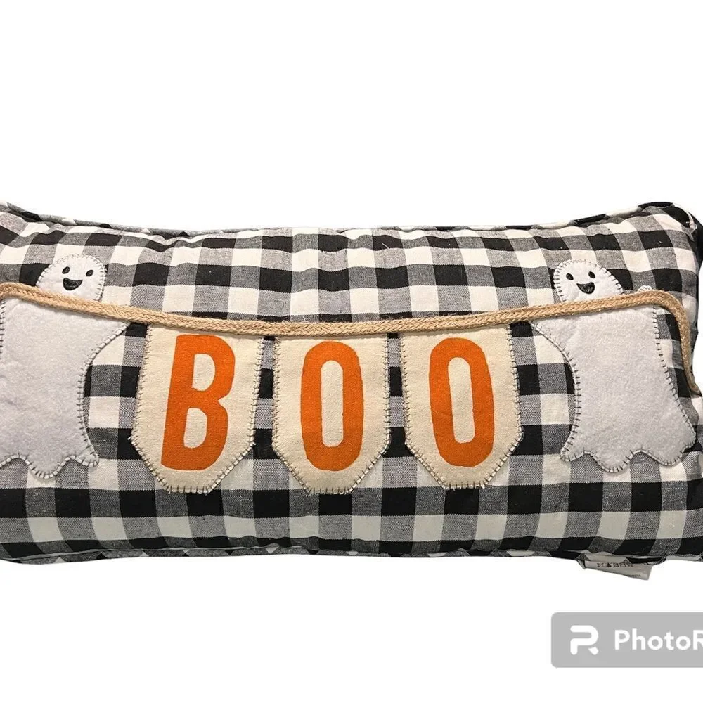 NWT HALLOWEEN GHOST BOO LUMBAR THROW PILLOW AND HAPPY HALLOWEEN‎